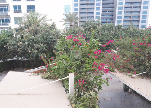 A charm Direct beach villa 4rent inAmwaj
