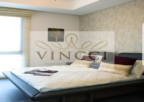 Lavishly Spacious Modern Apartment .....