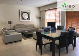 Beautiful Apartment with House Keeping !