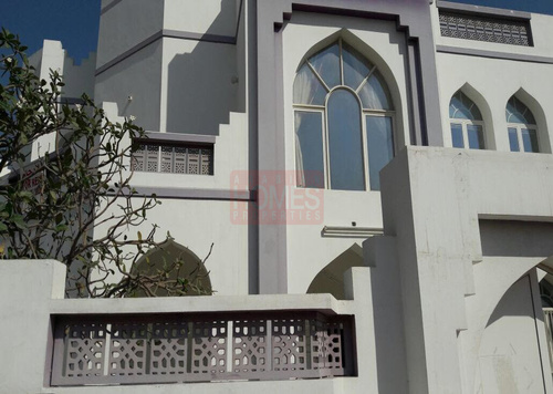 8 BEDROOMS VILLA WITH BEAUTIFUL GARDEN