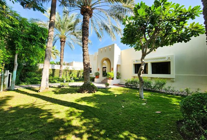 977453 - Property Image 2