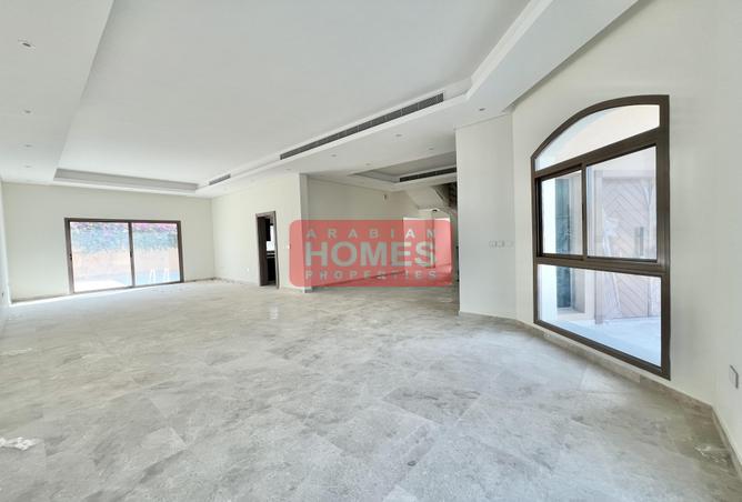 986518 - Property Image 2