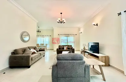 Apartment - 3 Bedrooms - 3 Bathrooms for rent in Al Juffair - Capital Governorate