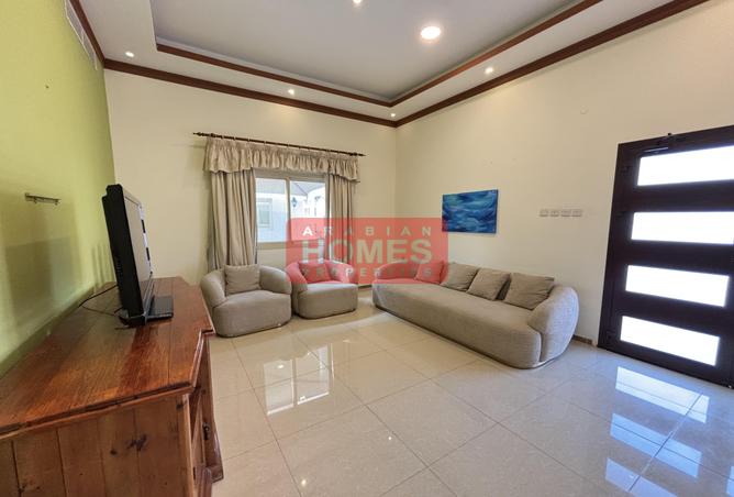 967216 - Property Image 3