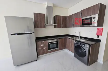 Apartment - 2 Bedrooms - 2 Bathrooms for rent in Al Burhama - Manama - Capital Governorate