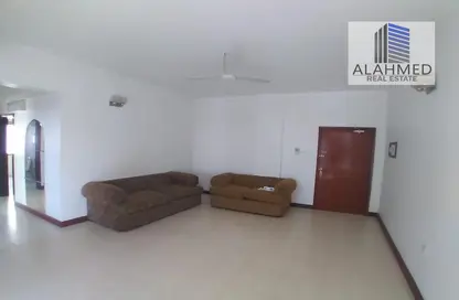 Apartment - 2 Bedrooms - 2 Bathrooms for rent in Mahooz - Manama - Capital Governorate