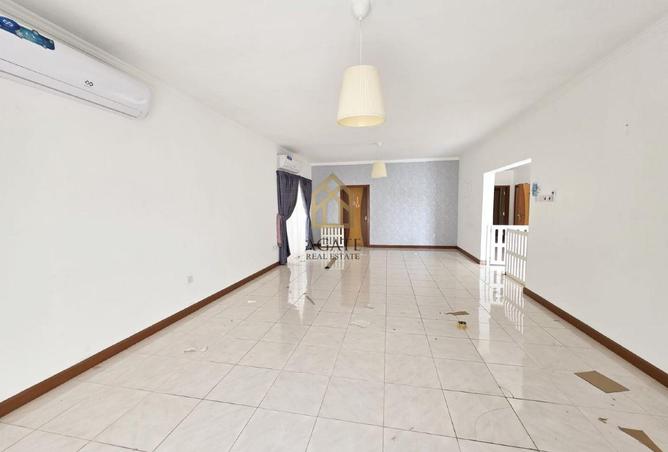 981144 - Property Image 3