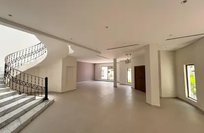 Villa - 4 Bedrooms - 5 Bathrooms for rent in Saar - Northern Governorate