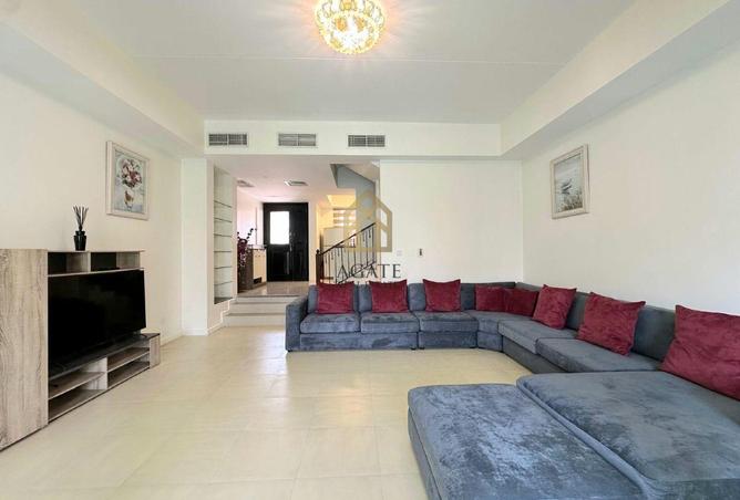 951752 - Property Image 2