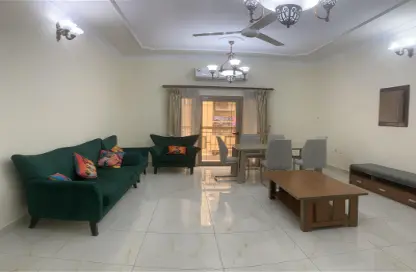 صورة لـ غرفة المعيشة / غرفة الطعام شقة - 3 غرف نوم - 4 حمامات للايجار في الماحوز - المنامة - محافظة العاصمة ، صورة رقم 1