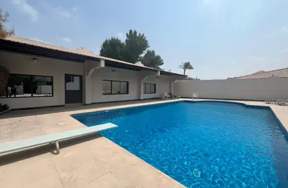 فيلا - 4 غرف نوم - 4 حمامات للايجار في القرية - المحافظة الشمالية