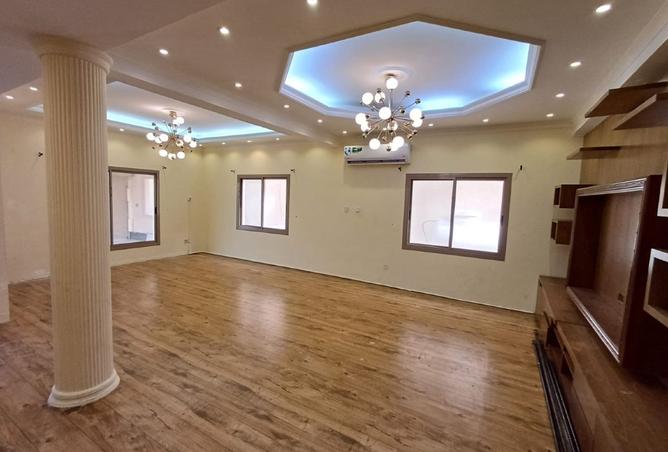 975692 - Property Image 3