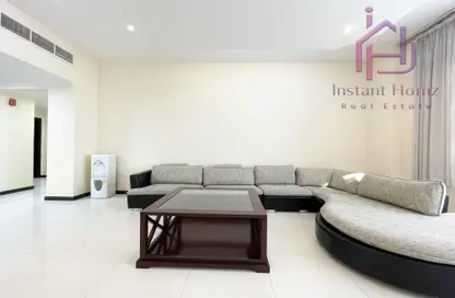 Apartment - 2 Bedrooms - 2 Bathrooms for rent in Al Juffair - Capital Governorate