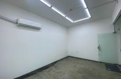 Apartment - 3 Bedrooms - 1 Bathroom for rent in Zinj - Manama - Capital Governorate