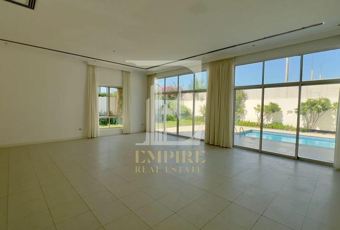 958735 - Property Image 3