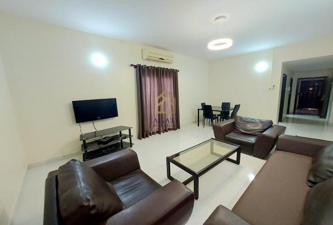 Apartment - 2 Bedrooms - 2 Bathrooms for rent in Exhibition Road - Hoora - Capital Governorate