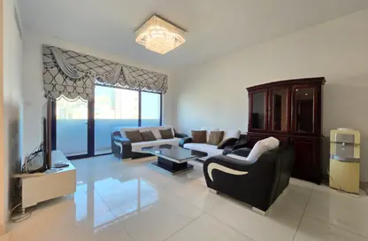 Apartment - 2 Bedrooms - 2 Bathrooms for rent in Al Juffair - Capital Governorate