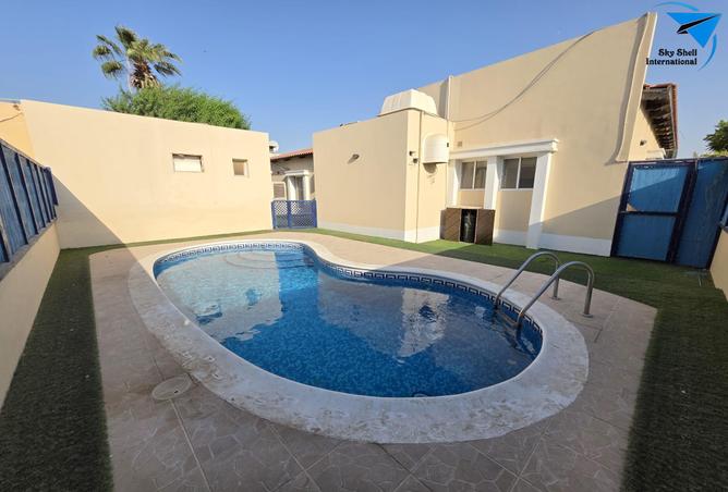 958527 - Property Image 2