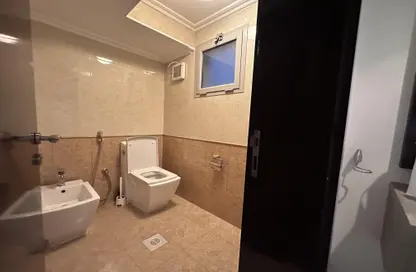 Bathroom image for: Villa - 4 Bedrooms - 5 Bathrooms for rent in Arad - Muharraq Governorate, Image 1