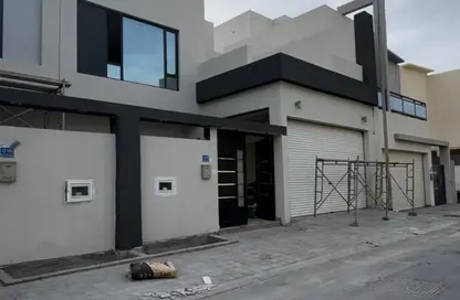 Villa - 5 Bedrooms - 5 Bathrooms for sale in Sanad - Central Governorate
