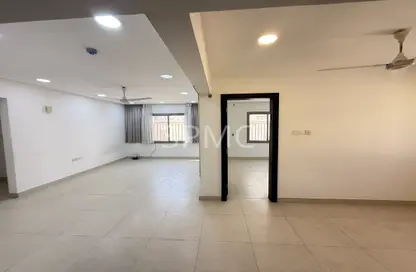 Apartment - 3 Bedrooms - 3 Bathrooms for rent in Tubli - Central Governorate