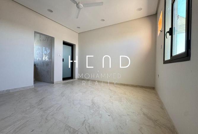 965039 - Property Image 3