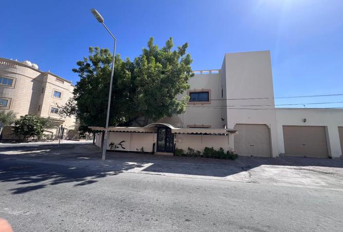 961111 - Property Image 2