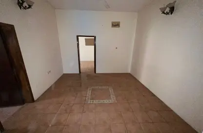 Apartment - 3 Bedrooms - 2 Bathrooms for rent in Alhajiyat - Riffa - Southern Governorate