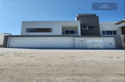 Villa - 4 Bedrooms - 5 Bathrooms for sale in Karzakkan - Northern Governorate