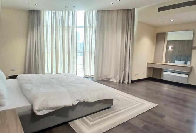 985795 - Property Image 2