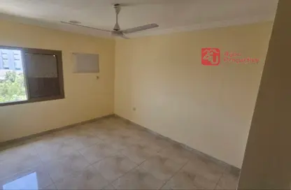 Apartment - 2 Bedrooms - 2 Bathrooms for rent in Salmaniya - Manama - Capital Governorate