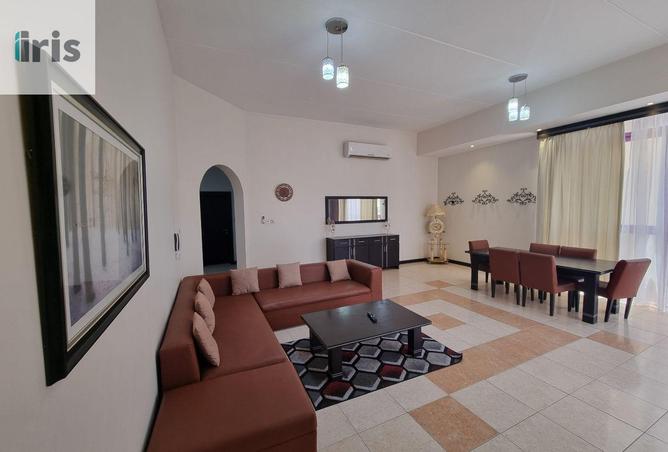 984702 - Property Image 2