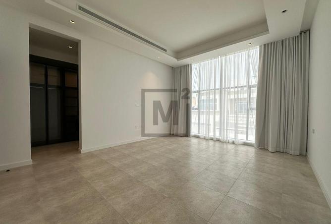 983339 - Property Image 2