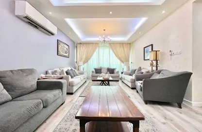 شقة - 3 غرف نوم - 5 حمامات للبيع في الحد - المحرق