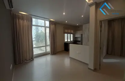 شقة - 2 غرف نوم - 2 حمامات للايجار في الجنبية - المحافظة الشمالية