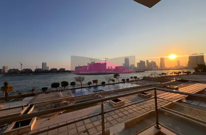 Apartment - 2 Bedrooms - 3 Bathrooms for rent in Reef Island - Capital Governorate