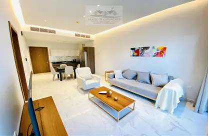 Living / Dining Room image for: Apartment - 2 Bedrooms - 2 Bathrooms for rent in Zinj - Manama - Capital Governorate, Image 1
