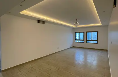 Apartment - 2 Bedrooms - 3 Bathrooms for sale in Busaiteen - Muharraq Governorate