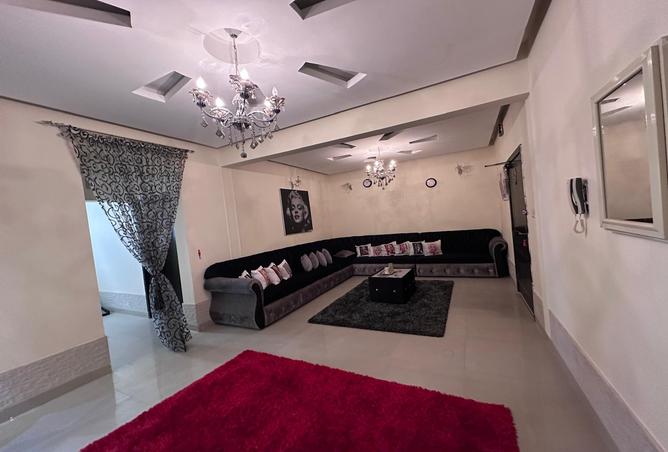 967051 - Property Image 2