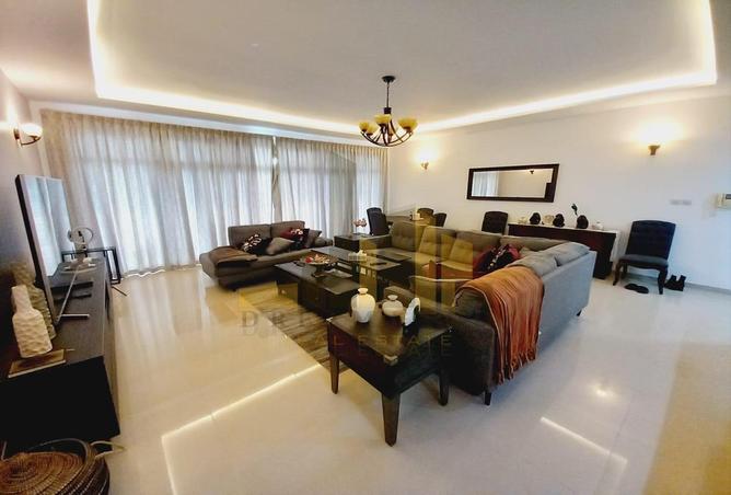 828459 - Property Image 2