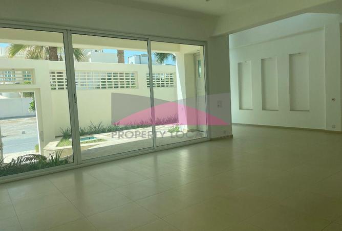 953724 - Property Image 2