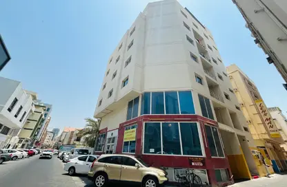 محل - استوديو - 2 حمامات للايجار في شارع المعارض - الحورة - محافظة العاصمة