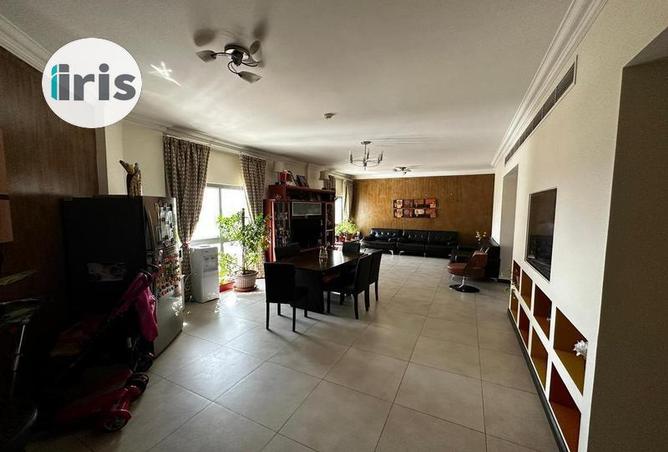 Apartment - 2 Bedrooms - 3 Bathrooms for sale in Al Juffair - Capital Governorate