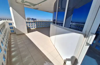 Apartment - 3 Bedrooms - 4 Bathrooms for rent in Al Juffair - Capital Governorate