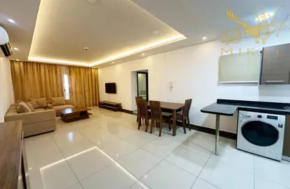 Apartment - 2 Bedrooms - 2 Bathrooms for rent in Busaiteen - Muharraq Governorate