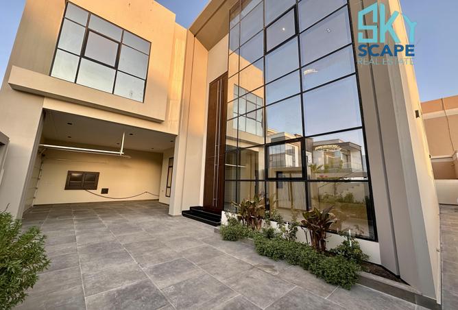 982900 - Property Image 2