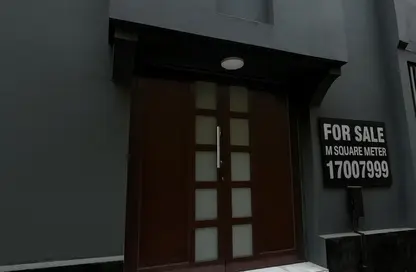 عمارة بالكامل - 8 غرف نوم - 8 حمامات للبيع في المحرق - المحرق