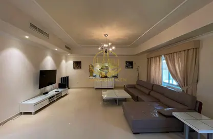 Apartment - 3 Bedrooms - 4 Bathrooms for rent in Mahooz - Manama - Capital Governorate