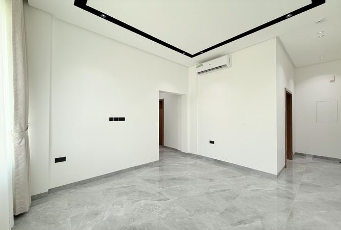 982924 - Property Image 2