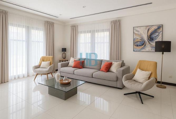 954552 - Property Image 2